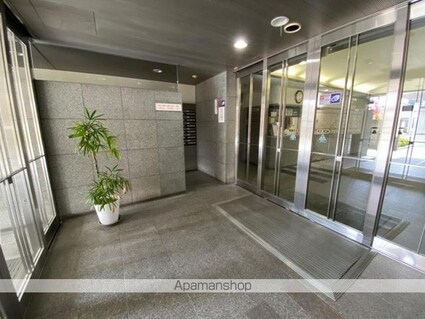香川県高松市錦町１丁目[3LDK/67.79m2]のエントランス