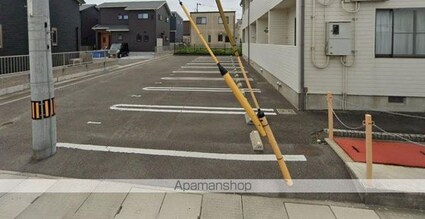 クレイドル松原[1DK/27m2]の駐車場