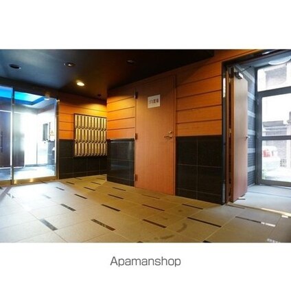 ジェイフラッツ初台[1K/20.11m2]の外観2