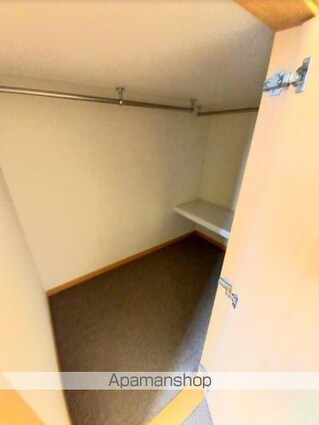 レオパレス伊勢吉[1K/19.87m2]の収納