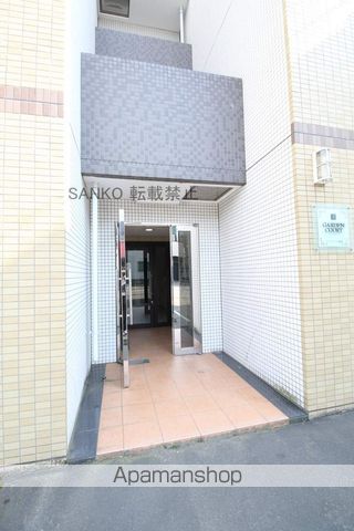 ガーデンコート壱番館の玄関写真