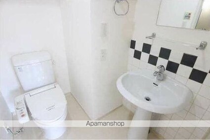 グランカーサ新宿御苑[1R/27.87m2]のトイレ