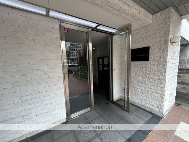 グレンパーク江坂IIの玄関写真