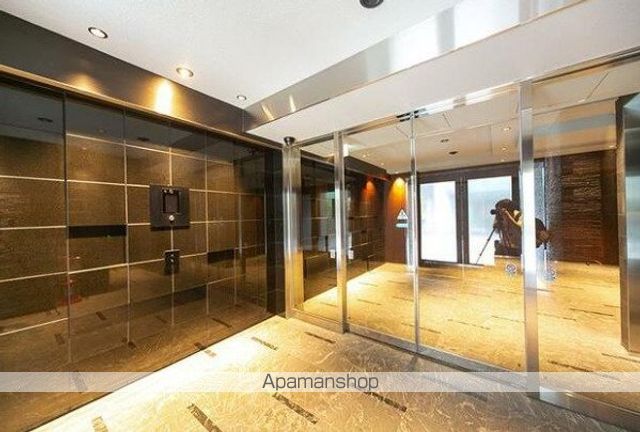 エスジーコート大塚駅前の玄関写真
