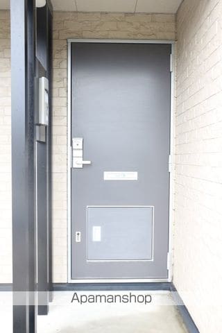 レオパレス華IIの玄関写真
