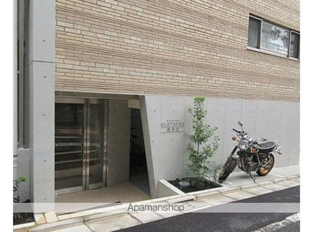 ベルフェリーク西小山の玄関写真