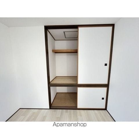 ピアコート平岡Eの内装写真