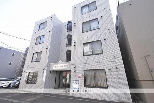 クィーンズコート南郷の外観写真