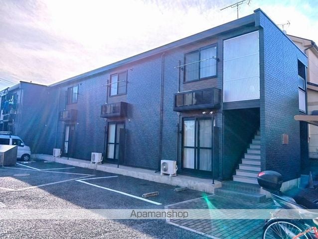 レオパレスフローラル北美町の玄関写真