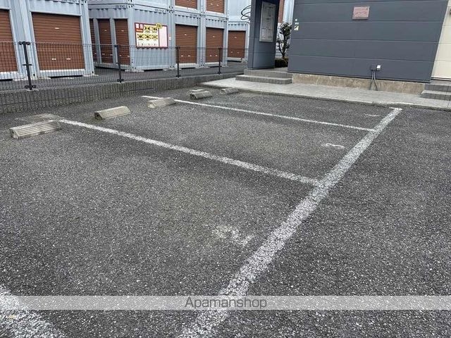 レオパレスα[1K/19.87m2]の駐車場2