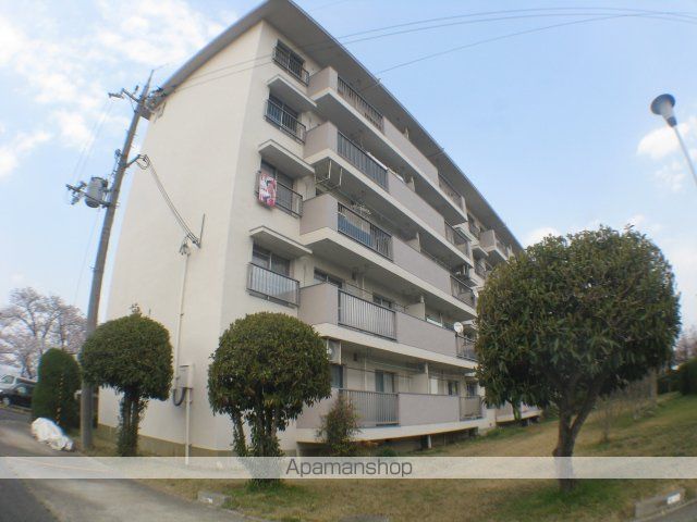 中宮第四団地74棟の外観写真