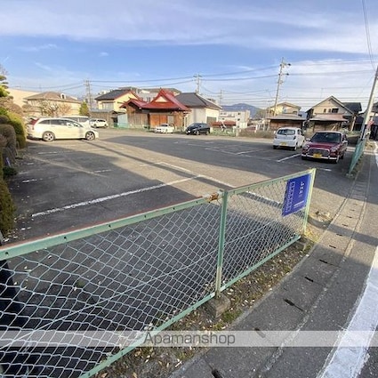 ハイツウィング[1R/28.5m2]の駐車場