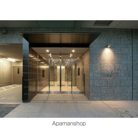 ORSUS赤羽イーストの玄関写真