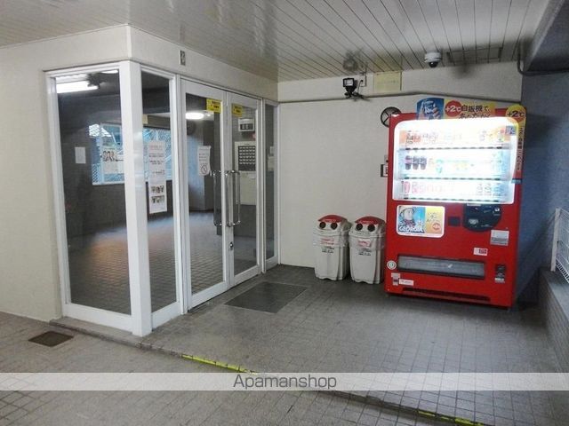 ウエストビレッジの玄関写真