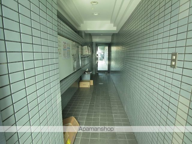 アーバン出町の玄関写真
