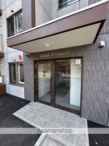 ラディーチェ元町の玄関写真