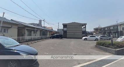 レオパレスサンフルール[1K/23.18m2]の駐車場