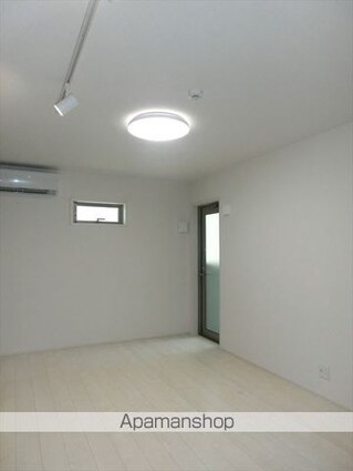 和歌山県和歌山市新通３丁目[1K/30m2]のリビング・居間