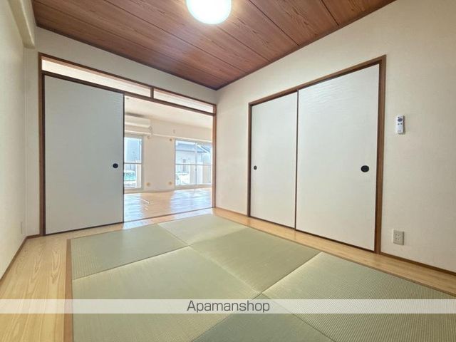ピュアハイツ松縄の内装写真