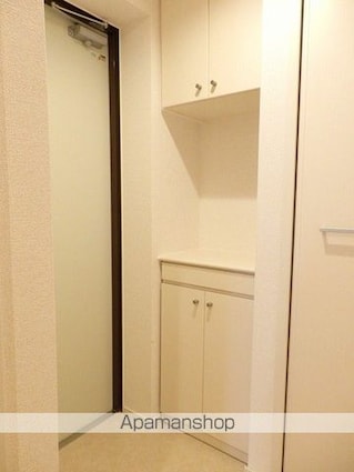 飛燕館[1K/33.95m2]の玄関