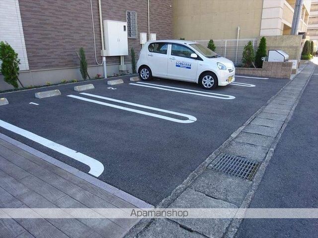 コンフォルトくろだ[1LDK/52.99m2]の駐車場3