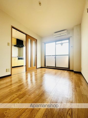 ルネッサンス岡田の内装写真