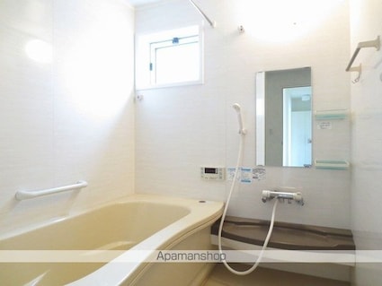 リビングタウン鳴滝　Ｄ[1LDK/62.1m2]のバス