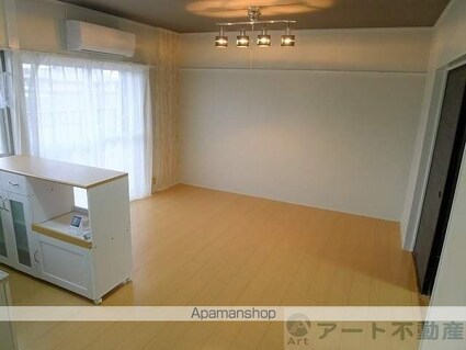 ブリューメ・ハイム壱番館[2LDK/47m2]の内装2