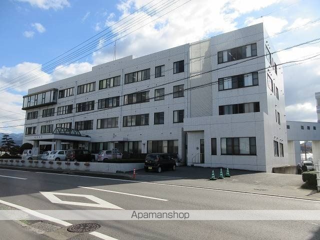 伊予郡砥部町 2階建 築9年の周辺写真