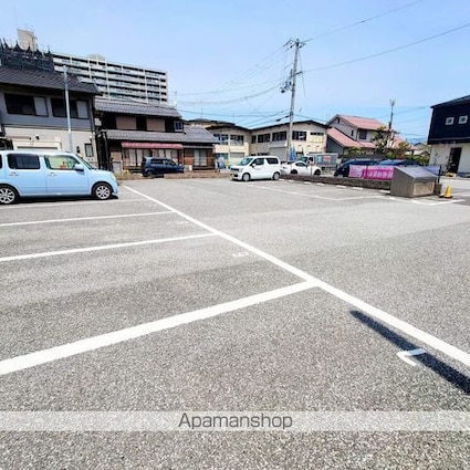 サラージュ[1K/29.7m2]の駐車場1