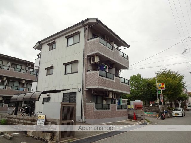 フレンズA棟の外観写真