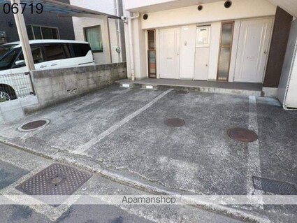 ヴィラ平成[1K/22.36m2]の駐車場