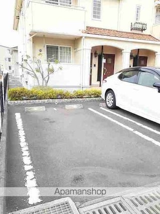 エヴァーグリーンＡ[2LDK/62.45m2]の駐車場