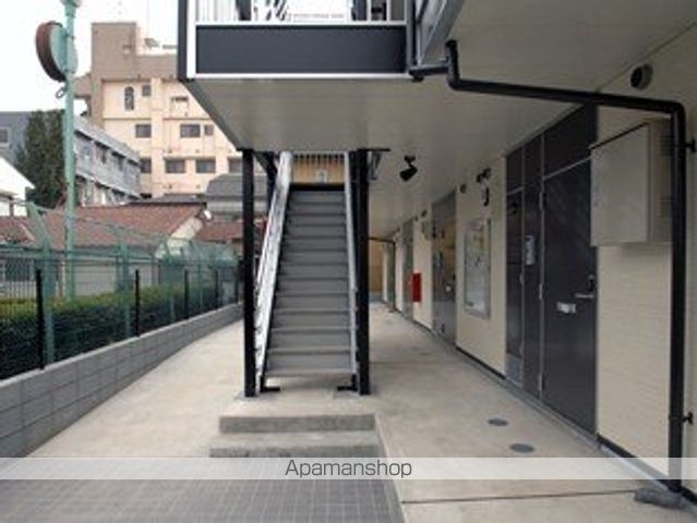 レオパレスKAZUの玄関写真
