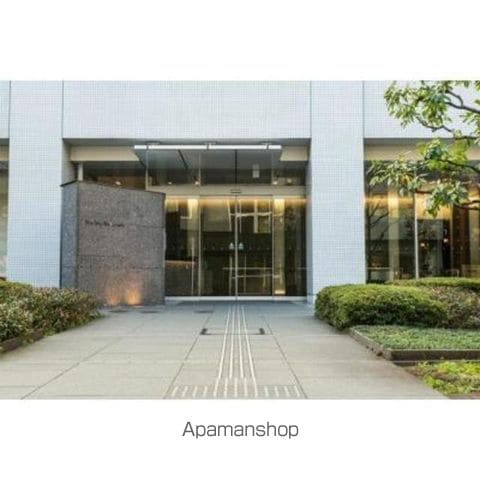 WHITE TOWER HAMAMATSUCHOの玄関写真