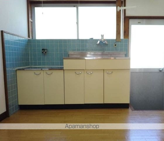 日高貸家の内装写真