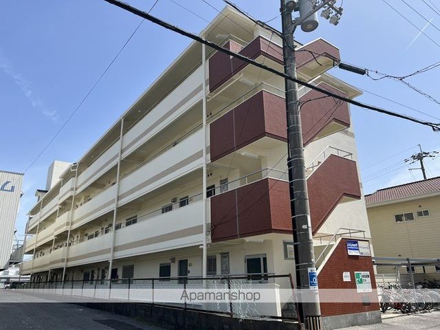 岡林マンションの外観写真