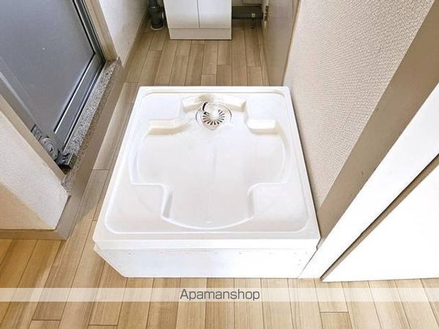 ビレッジハウス鳴滝8号棟の内装写真