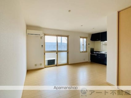 ソレーユ高岡　Ｃ棟[1LDK/45.42m2]のリビング・居間