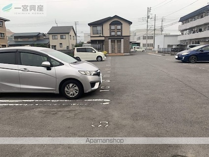 アンジュベリーＢ[2LDK/58.8m2]の駐車場1