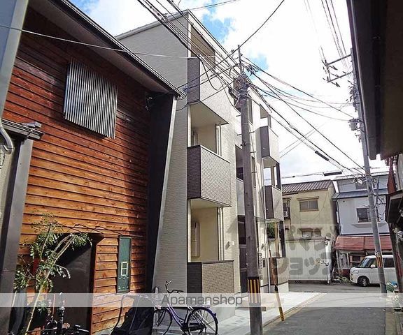フォワード伏見稲荷の外観写真