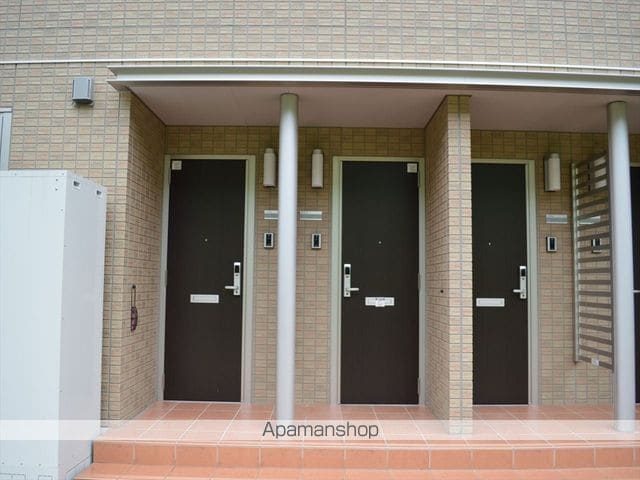 みつばちIIの玄関写真