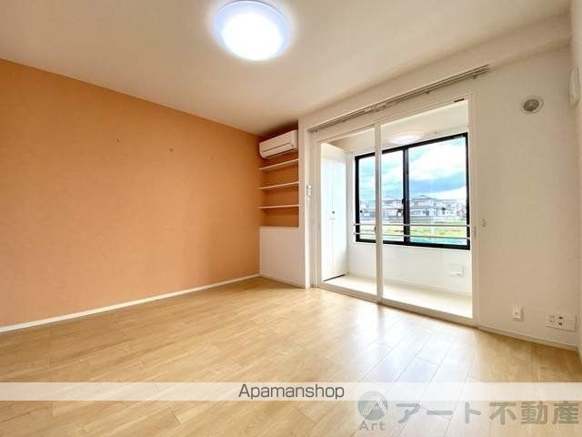 キャトルセゾン北久米 IIIの内装写真