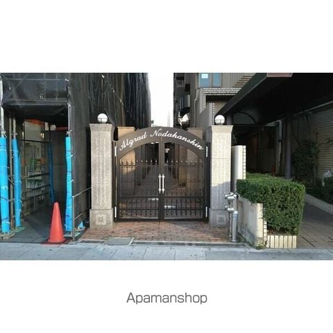 アルグラッド野田阪神の玄関写真