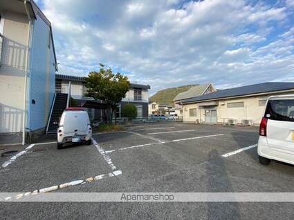 香川県高松市屋島西町[1K/23m2]の駐車場