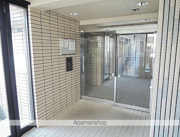 グランドハイツ武蔵野の玄関写真