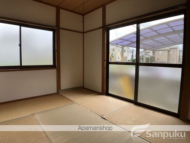 松山市 2階建 築35年の内装写真