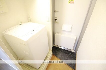 レオパレスＣＯＭＦＯＲＴひらのⅠ[1K/19.87m2]の玄関