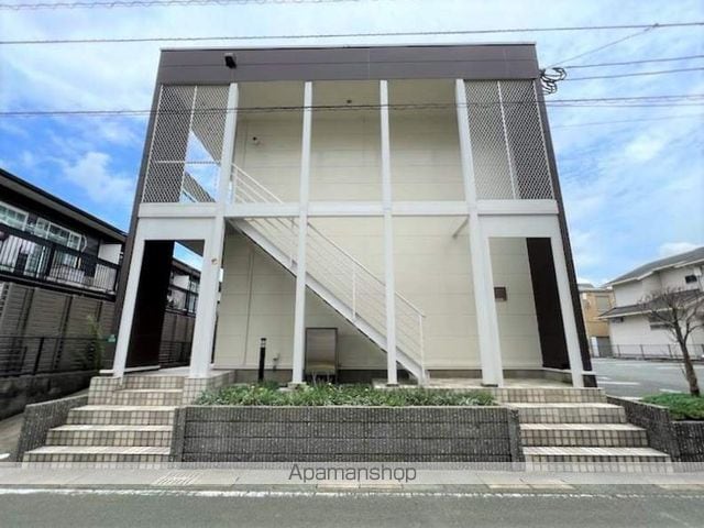 レオパレスシャルマンの外観写真