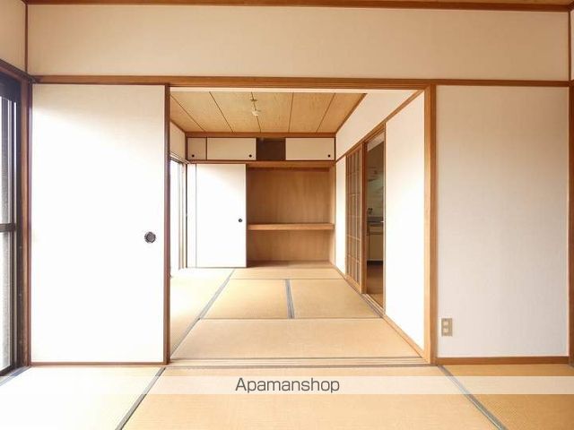 オーロラハイツ荒田の内装写真